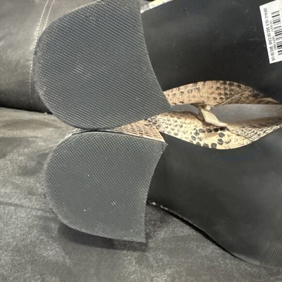 Torrid Block Heel Booties Size 10.5 Wide Snake Skin Side Zip Chunky Heel Pointed - Picture 10 of 12